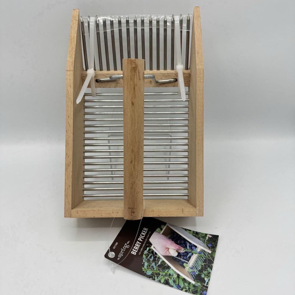 Brand New the Spring Shop Berry Picker Wood Metal Scoop Bush Comb